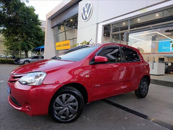 TOYOTA ETIOS 1.5 XS 16V FLEX 4P AUTOMÁTICO TOYOTA ETIOS 1.5 XS 16V FLEX 4P AUTOMÁTICO